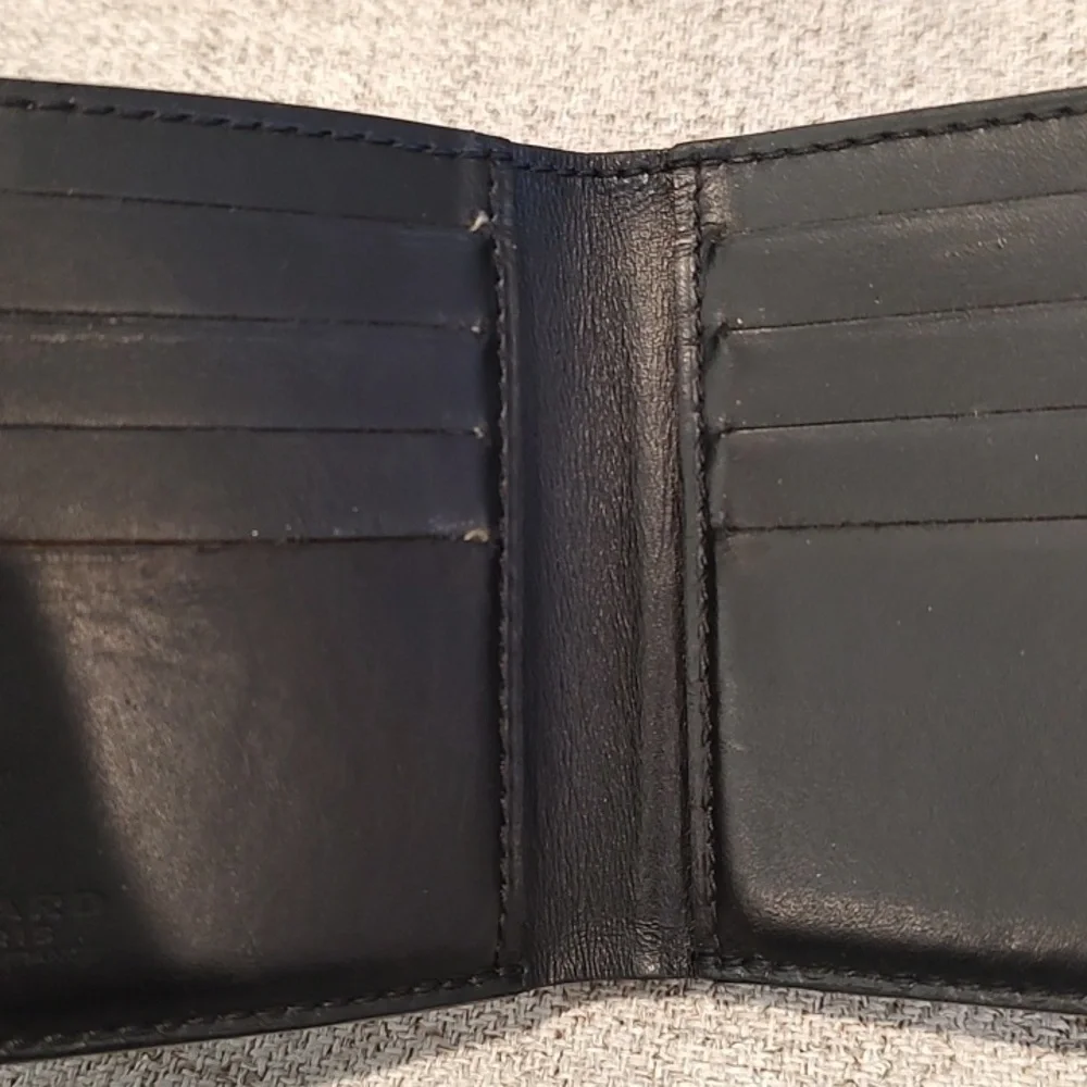 Goyard Black Bifold Wallet•CoA Included •Used•shows Wear